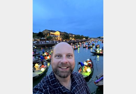 Zweiter Abend in Hoi An – Laternen, Grillspieß, Nudeln und Dessert