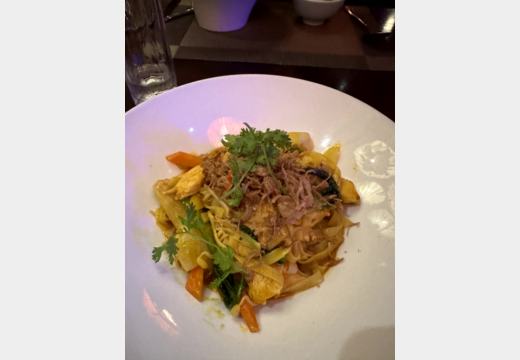 Zweiter Abend in Hoi An – Laternen, Grillspieß, Nudeln und Dessert