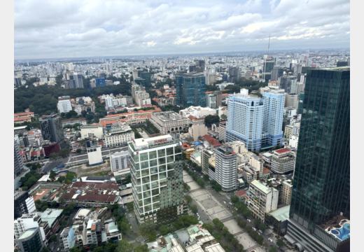 Zurück in Saigon – Hotel, Skyline und Pool über der Stadt