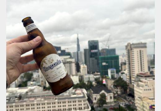 Zurück in Saigon – Hotel, Skyline und Pool über der Stadt