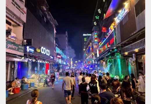 Saigon-Abend – Bùi Viện, Bars, Belgo Bier und Late-Night-Snacks