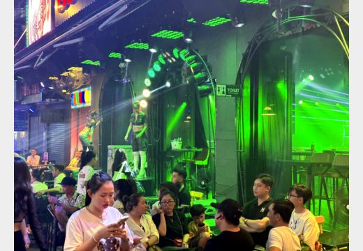 Saigon-Abend – Bùi Viện, Bars, Belgo Bier und Late-Night-Snacks