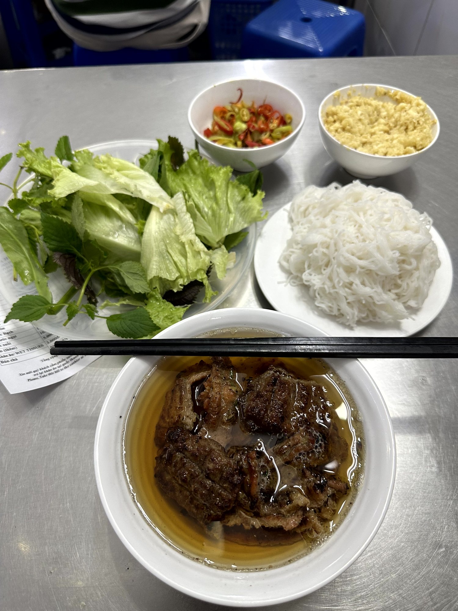 Erster Abend in Hanoi – Straßenküche, Hoan-Kiem-See und Bars