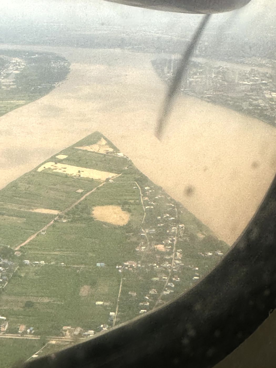 Von Saigon nach Phnom Penh – Bánh mì, Flug und Grenzwechsel