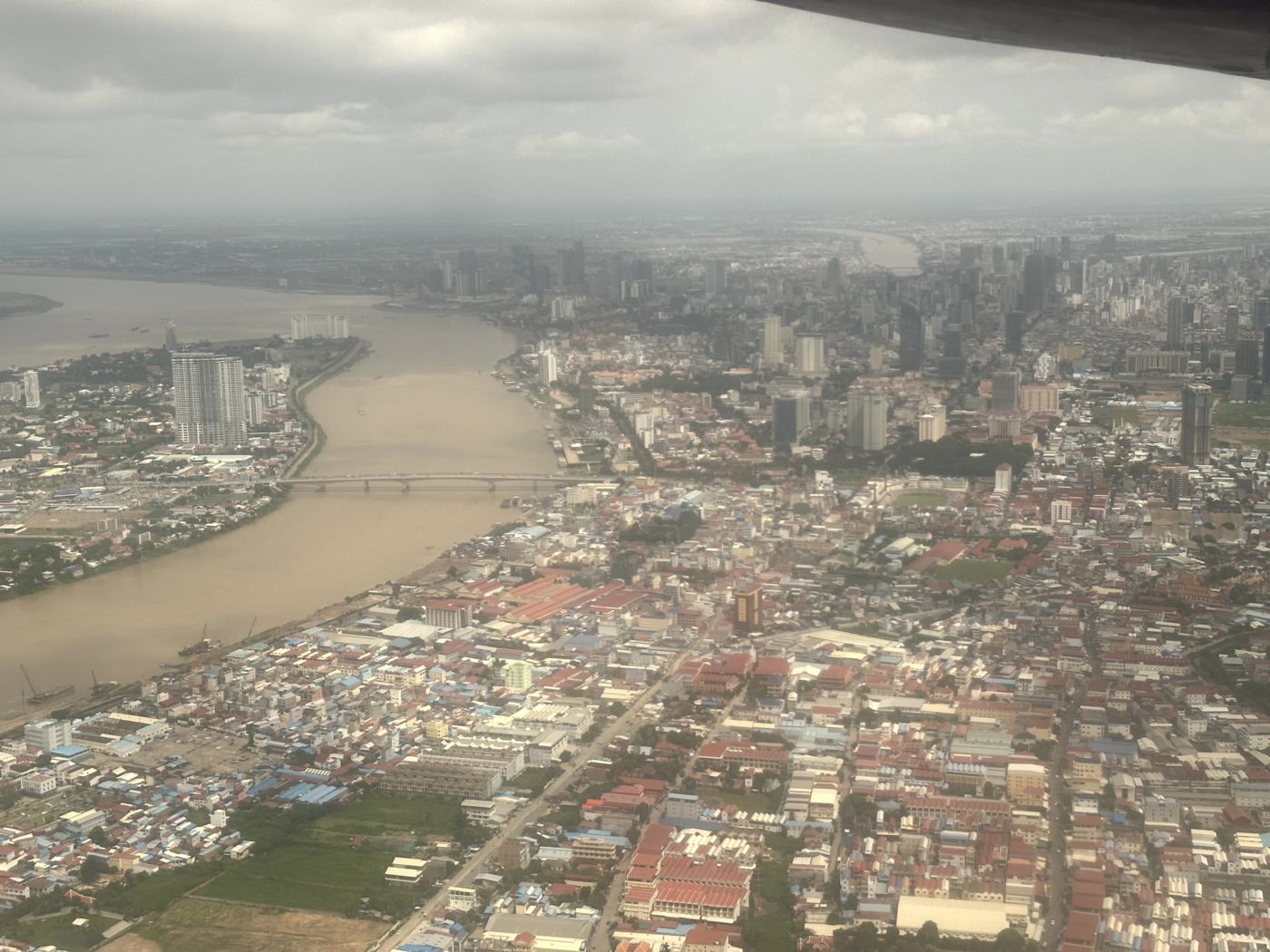 Von Saigon nach Phnom Penh – Bánh mì, Flug und Grenzwechsel