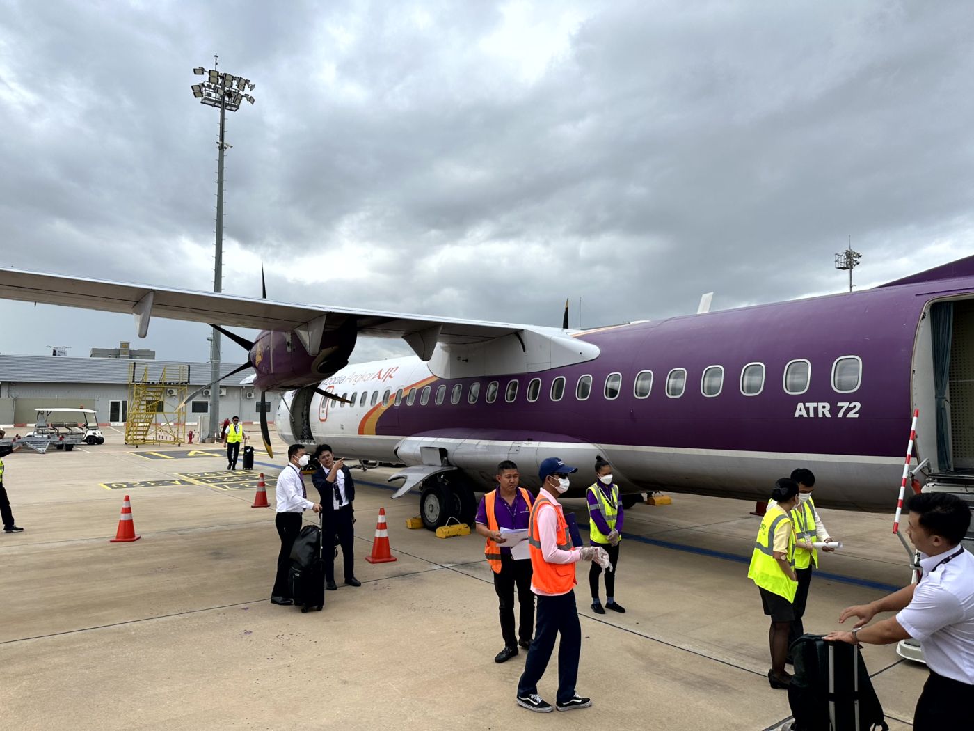 Von Saigon nach Phnom Penh – Bánh mì, Flug und Grenzwechsel