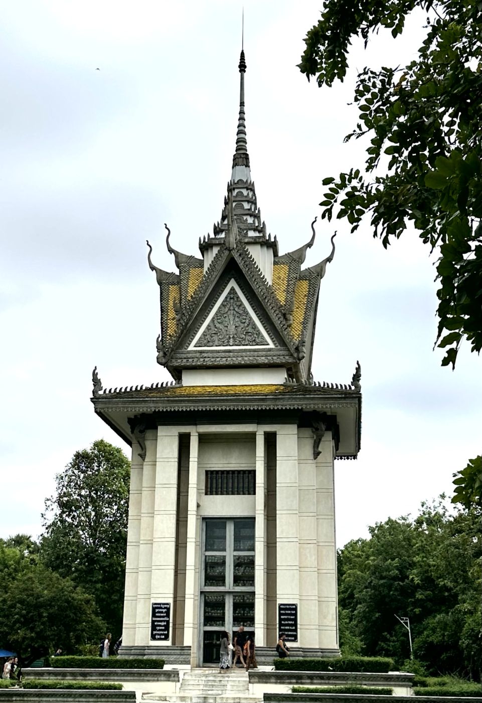 S21 & Killing Fields – bedrückender Vormittag in Phnom Penh