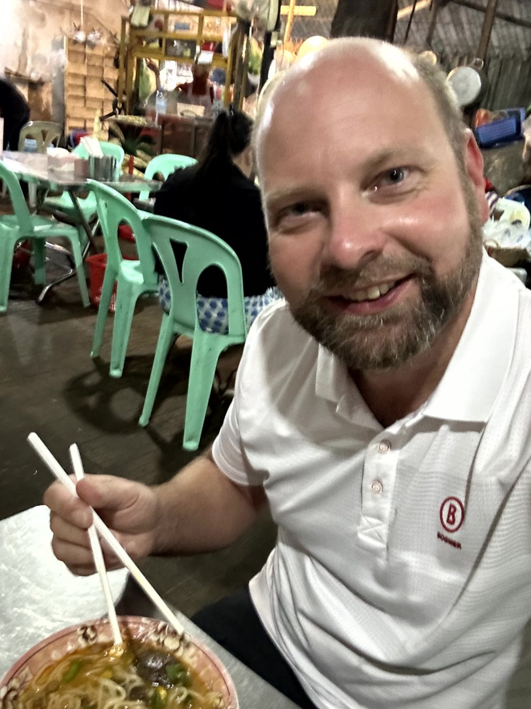 Phnom Penh Streetfood Tour – Markt, Insekten, Spieße und Bánh-xèo-artige Crêpes