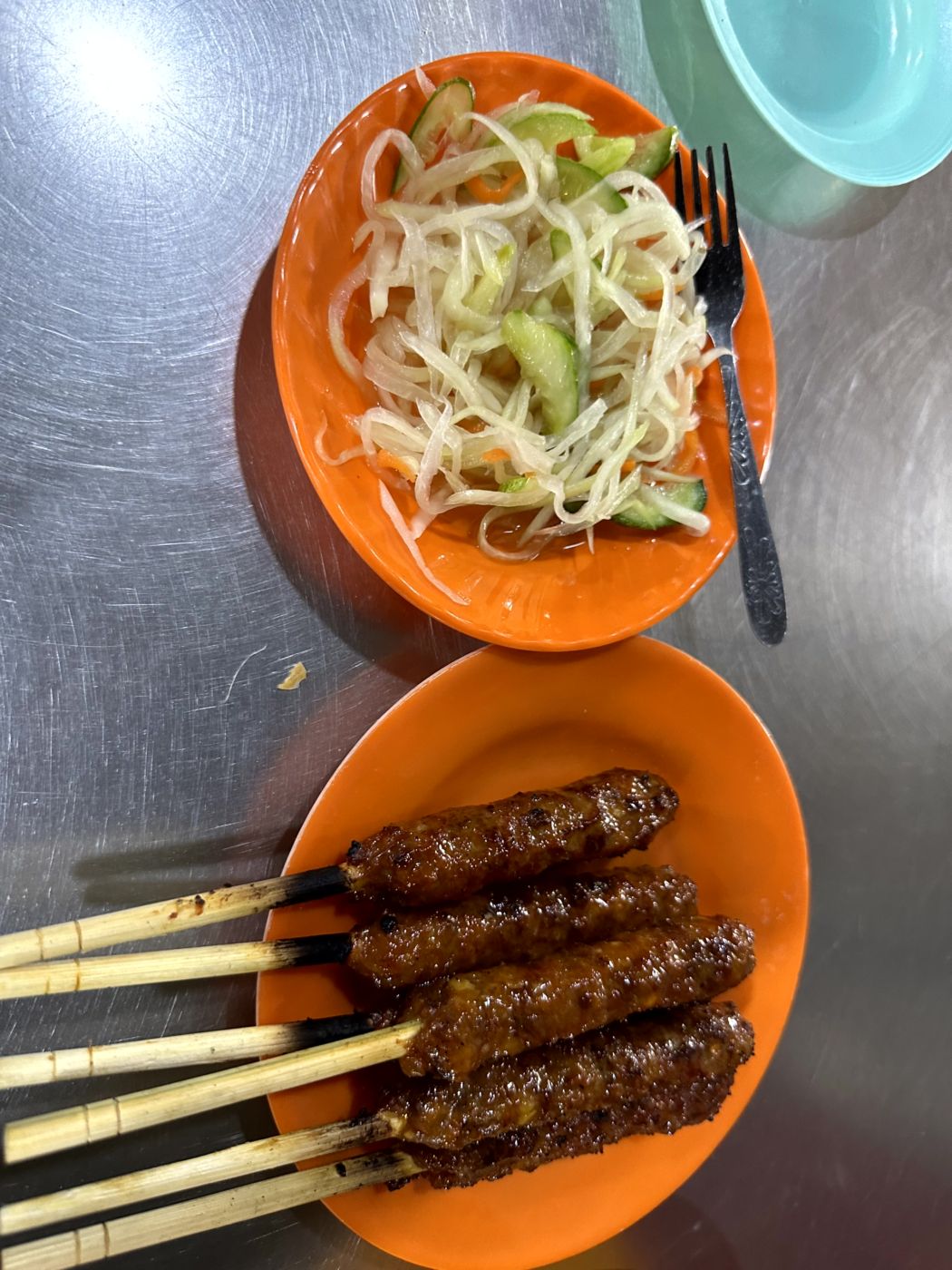 Phnom Penh Streetfood Tour – Markt, Insekten, Spieße und Bánh-xèo-artige Crêpes