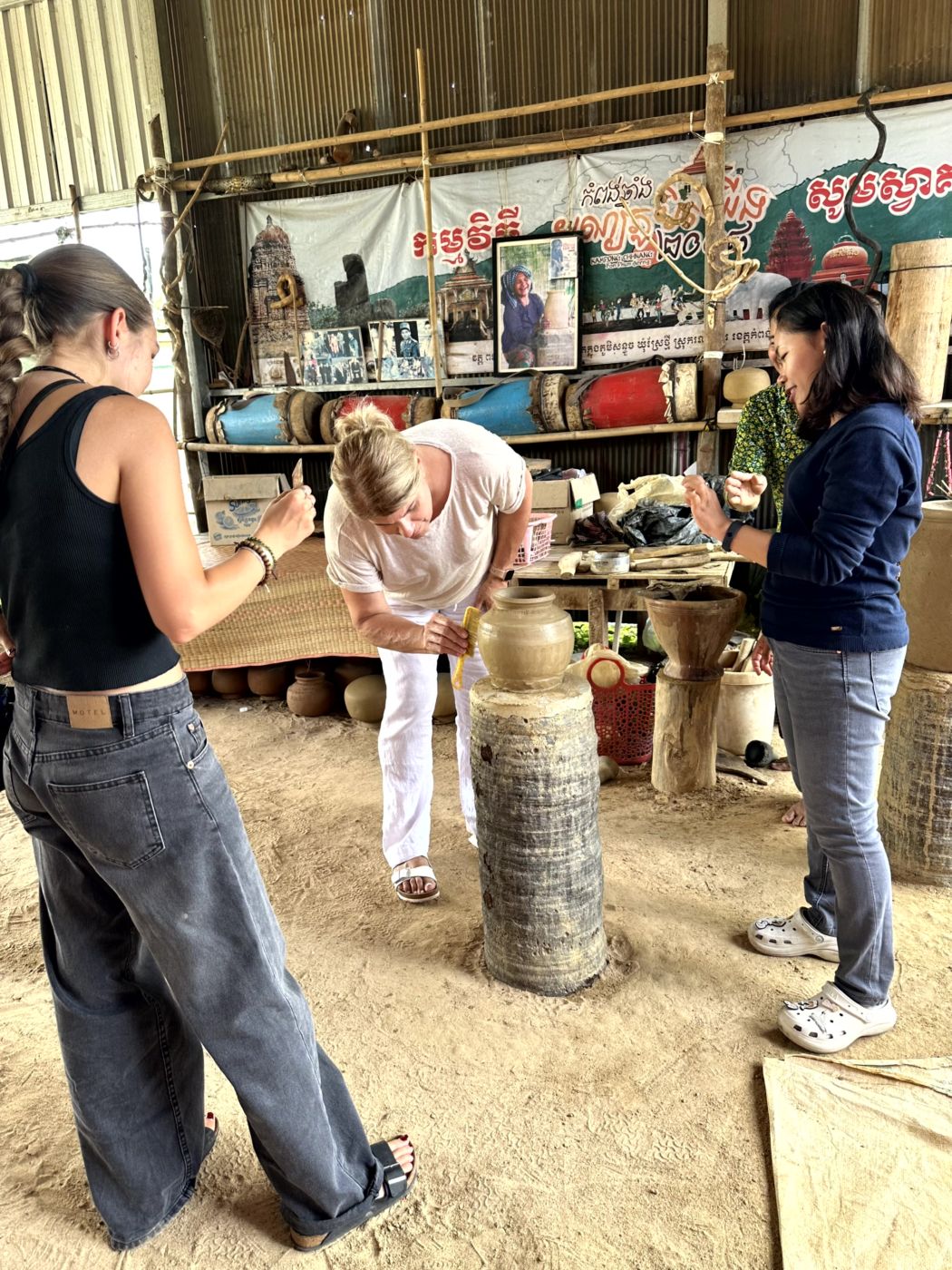 Von Phnom Penh nach Battambang – Töpferdorf und Mittagspause