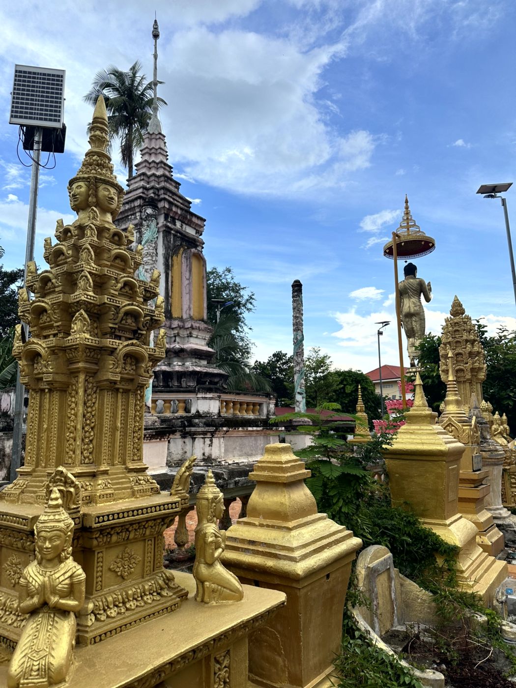 Battambang am Nachmittag – Tempelbesuch, Tuk-Tuk und Phnom Sampov