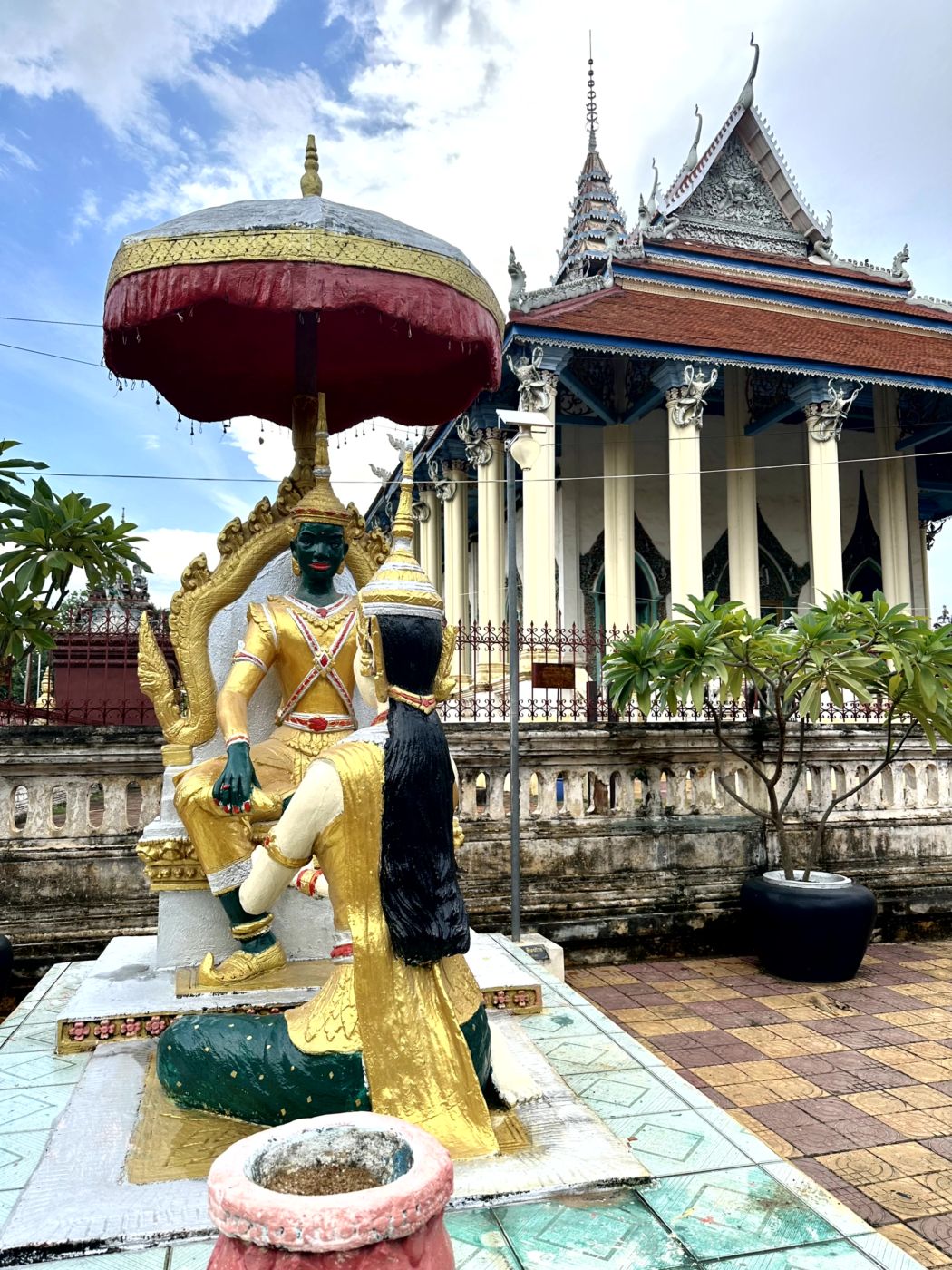 Battambang am Nachmittag – Tempelbesuch, Tuk-Tuk und Phnom Sampov