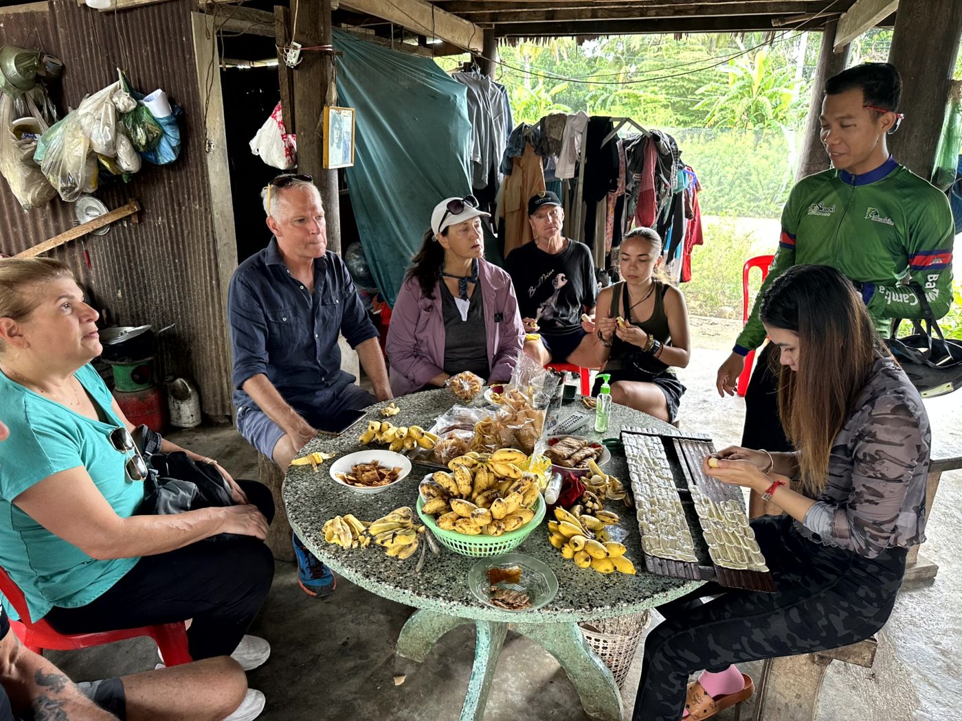 Battambang Rural Food & Cycle Tour – Dorfküchen, Reisprodukte und Kokoswasser