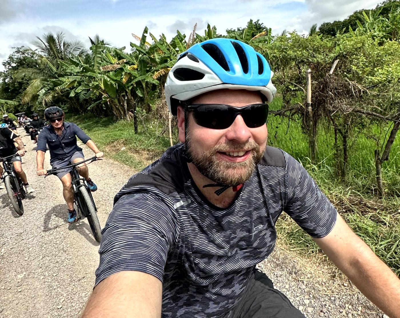 Battambang Rural Food & Cycle Tour – Dorfküchen, Reisprodukte und Kokoswasser