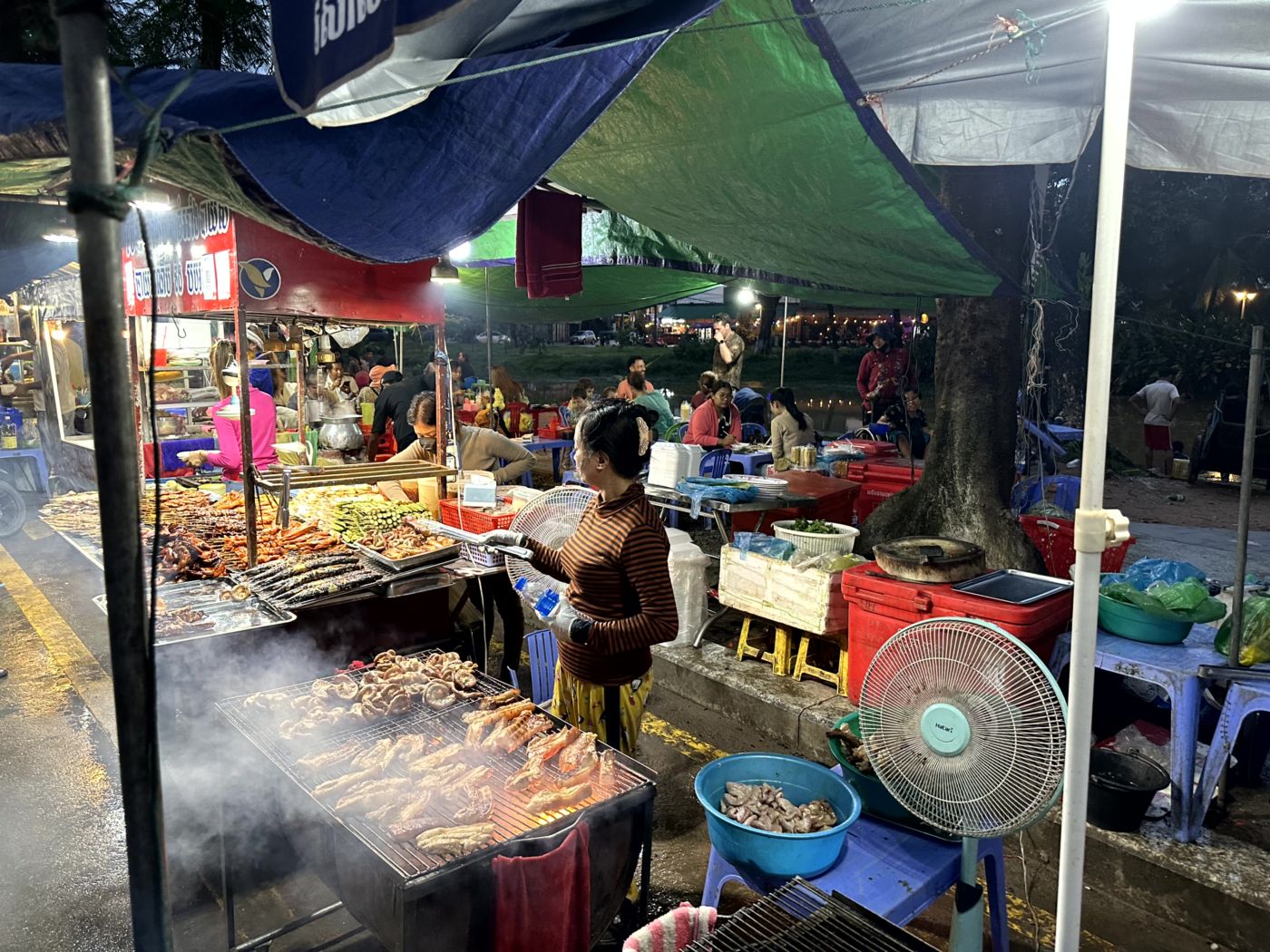 Abend in Siem Reap – Pub Street, Burger, Live-Musik und Bier