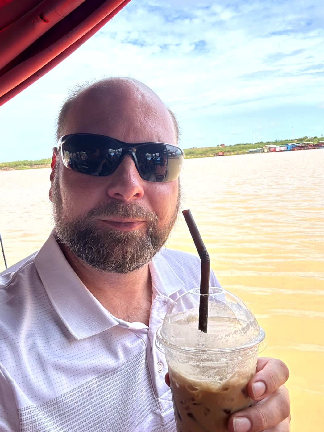 Mittag auf dem Wasser – Bootsfahrt zum Tonle-Sap-Umfeld