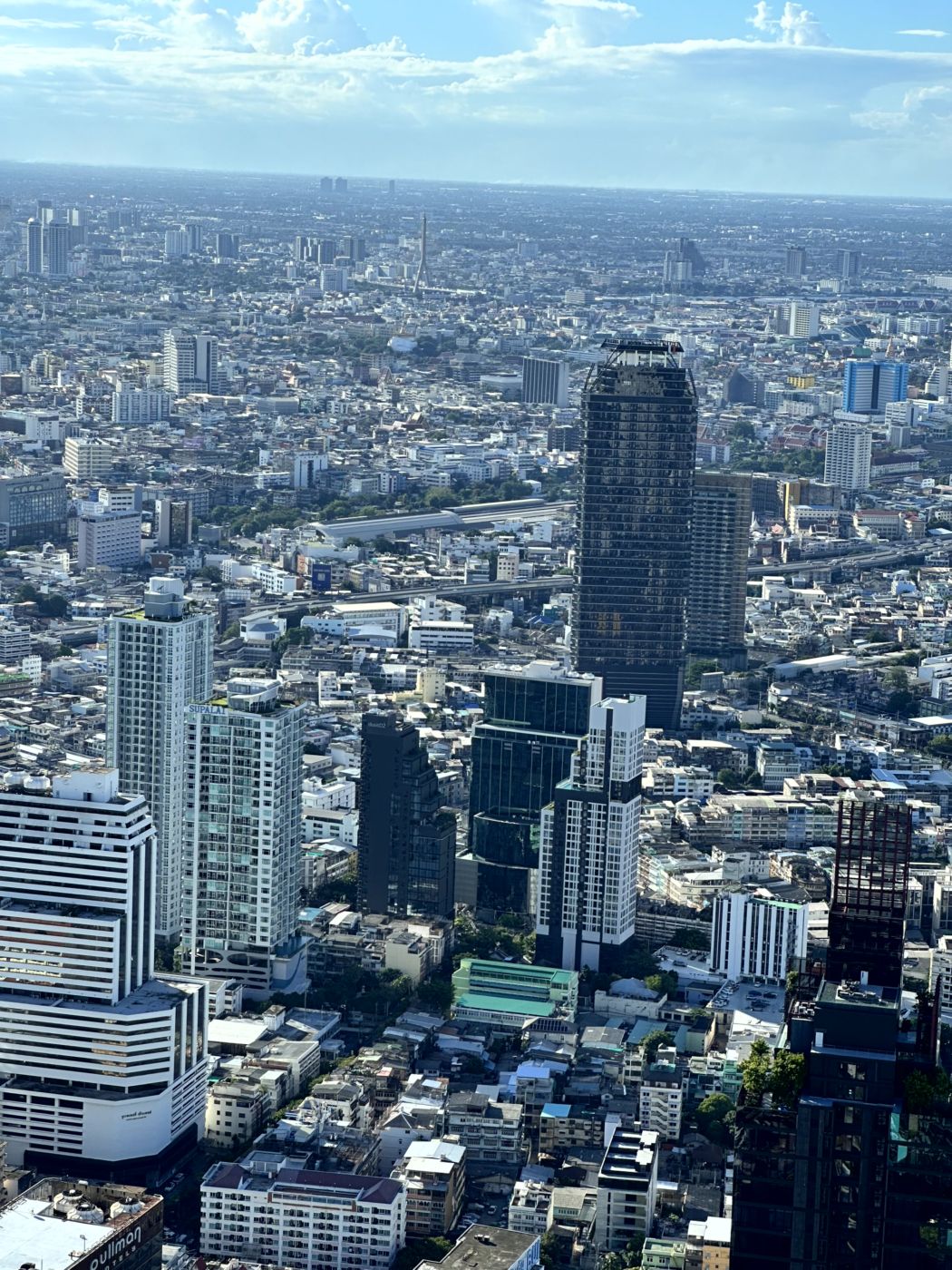 Bangkok von oben – Mahanakhon SkyWalk, Glasboden und Sunset-Views