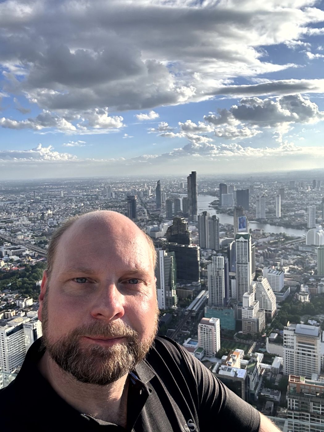 Bangkok von oben – Mahanakhon SkyWalk, Glasboden und Sunset-Views
