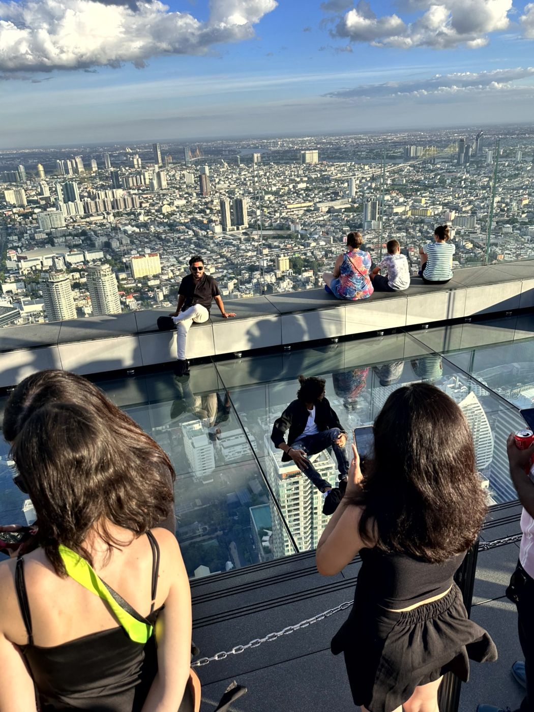 Bangkok von oben – Mahanakhon SkyWalk, Glasboden und Sunset-Views