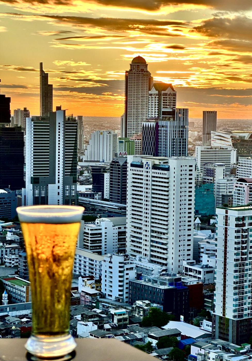 Bangkok von oben – Mahanakhon SkyWalk, Glasboden und Sunset-Views