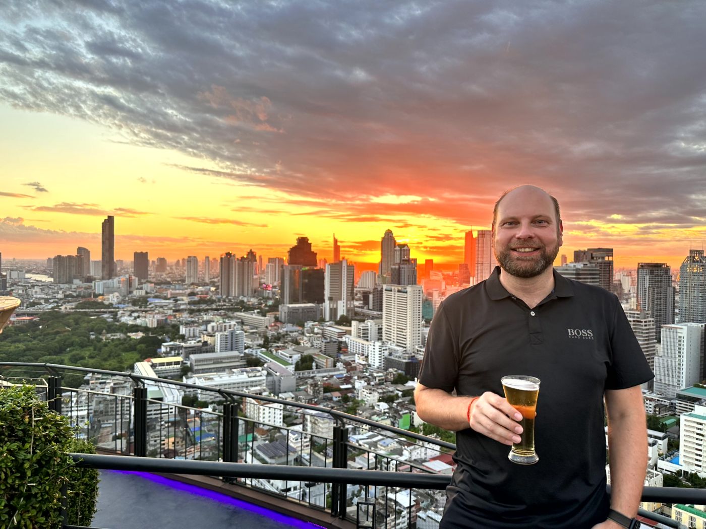 Bangkok von oben – Mahanakhon SkyWalk, Glasboden und Sunset-Views