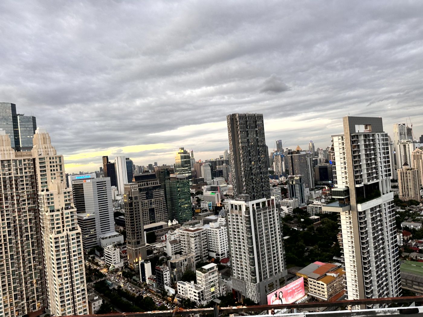 Bangkok von oben – Mahanakhon SkyWalk, Glasboden und Sunset-Views