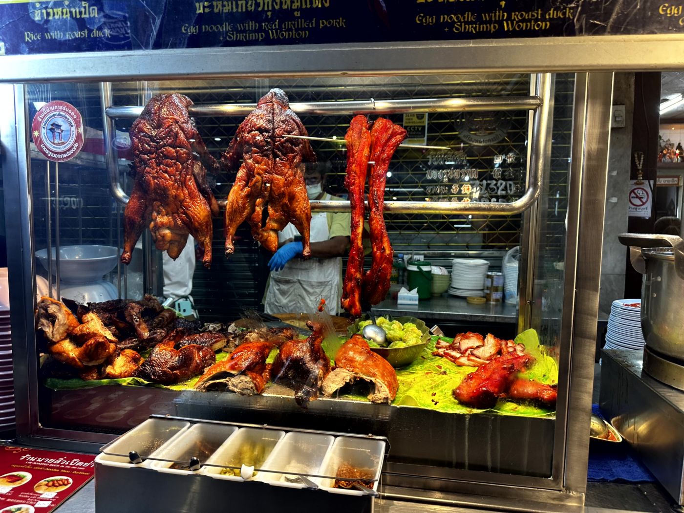 Bangkok bei Nacht – Wat Arun, Tempellichter und Chinatown-Streetfood