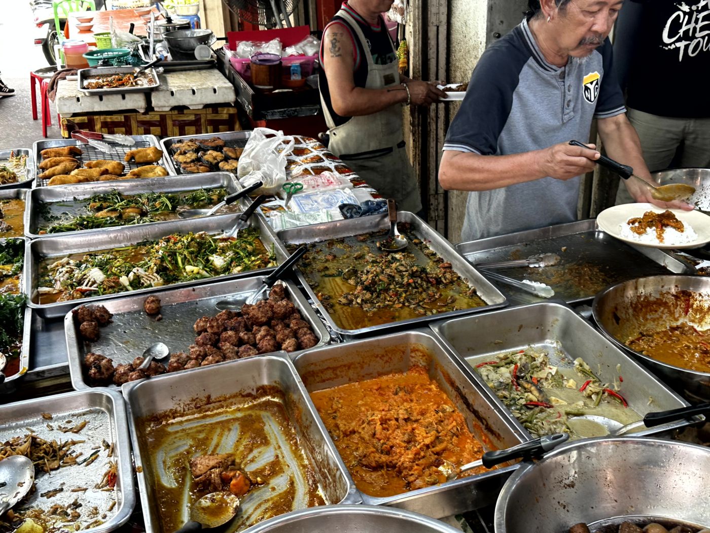 Bangkok Food Tour mit Khlong Boat Ride – Märkte, Kanäle und viele Kostproben