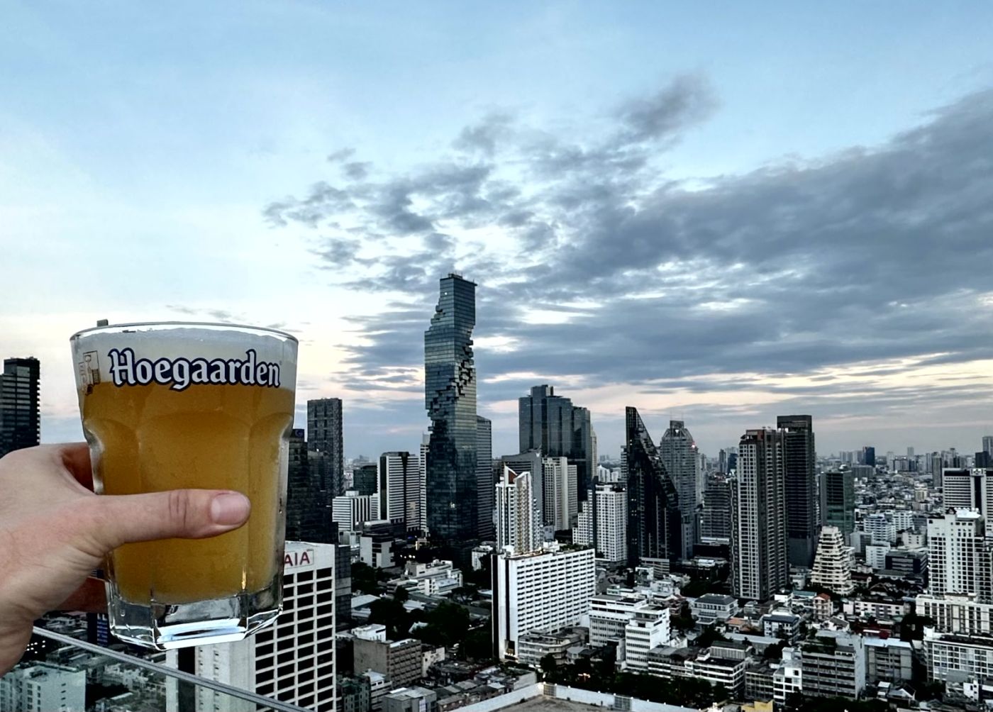 Offizielles Reiseende in Bangkok – Skyline, Rooftop-Bars und Red-Sky-Nacht