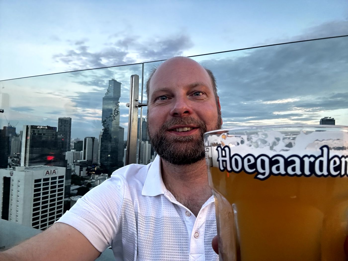 Offizielles Reiseende in Bangkok – Skyline, Rooftop-Bars und Red-Sky-Nacht