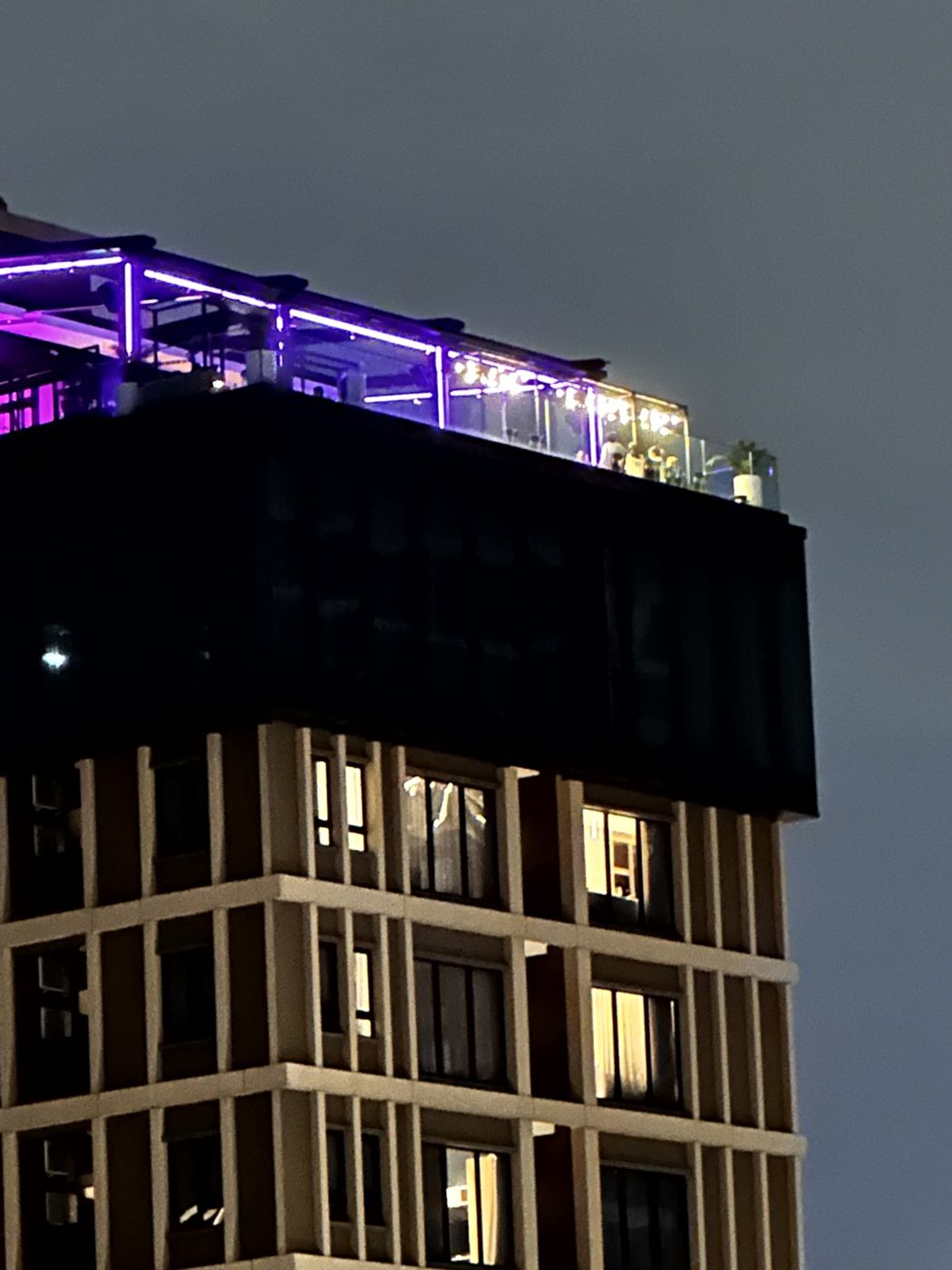 Offizielles Reiseende in Bangkok – Skyline, Rooftop-Bars und Red-Sky-Nacht