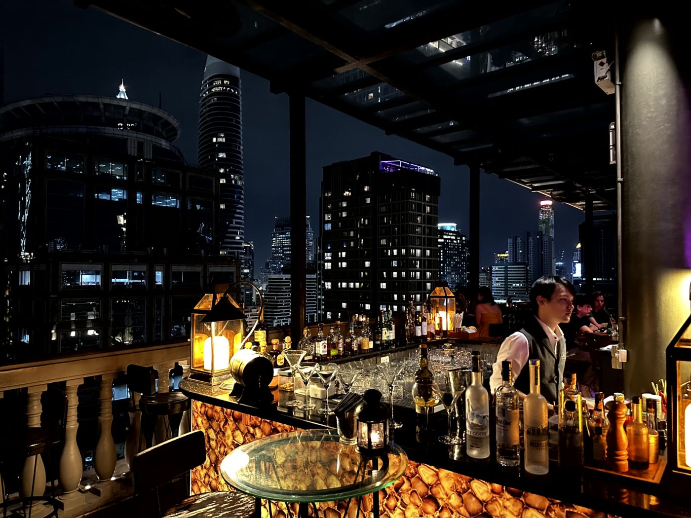 Offizielles Reiseende in Bangkok – Skyline, Rooftop-Bars und Red-Sky-Nacht