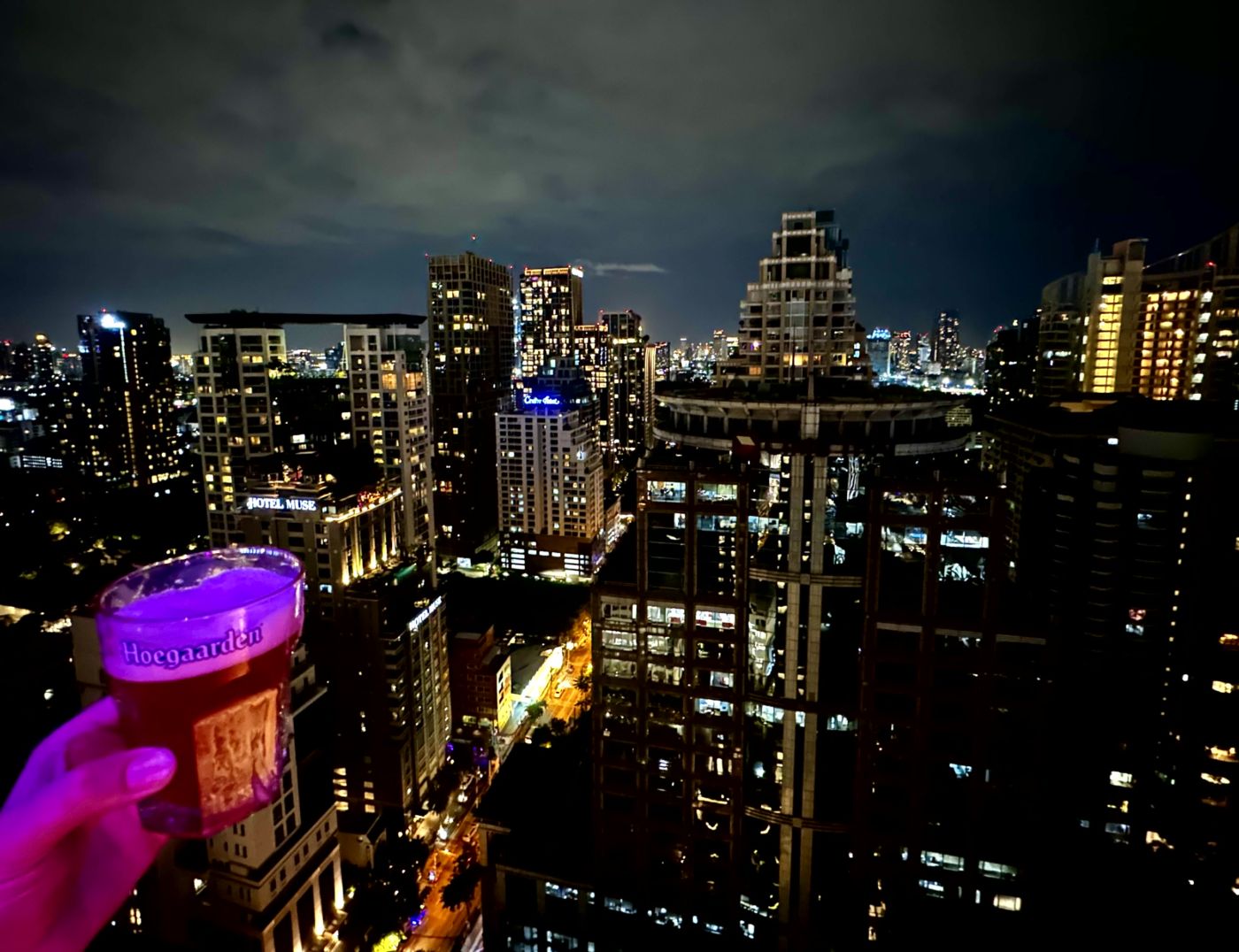 Offizielles Reiseende in Bangkok – Skyline, Rooftop-Bars und Red-Sky-Nacht