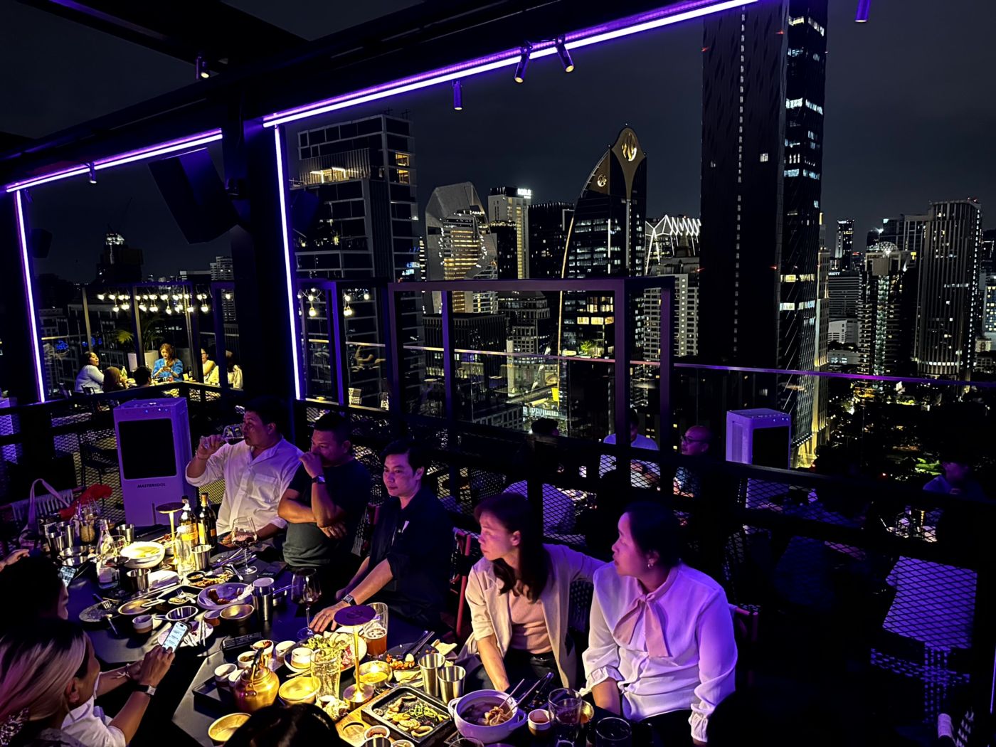 Offizielles Reiseende in Bangkok – Skyline, Rooftop-Bars und Red-Sky-Nacht