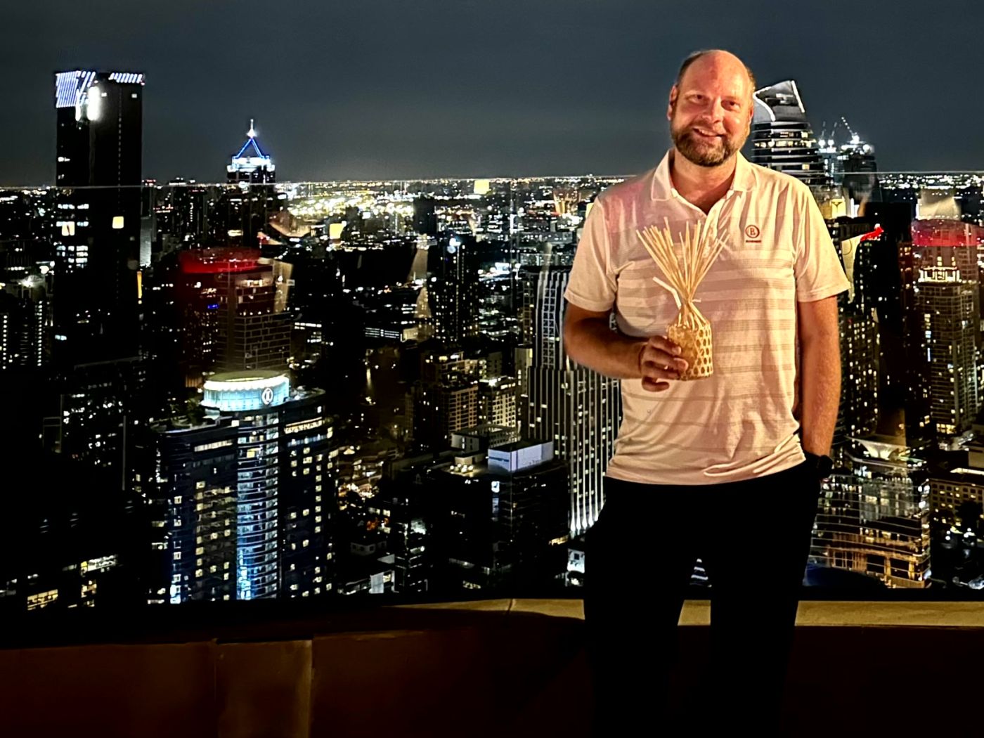 Offizielles Reiseende in Bangkok – Skyline, Rooftop-Bars und Red-Sky-Nacht