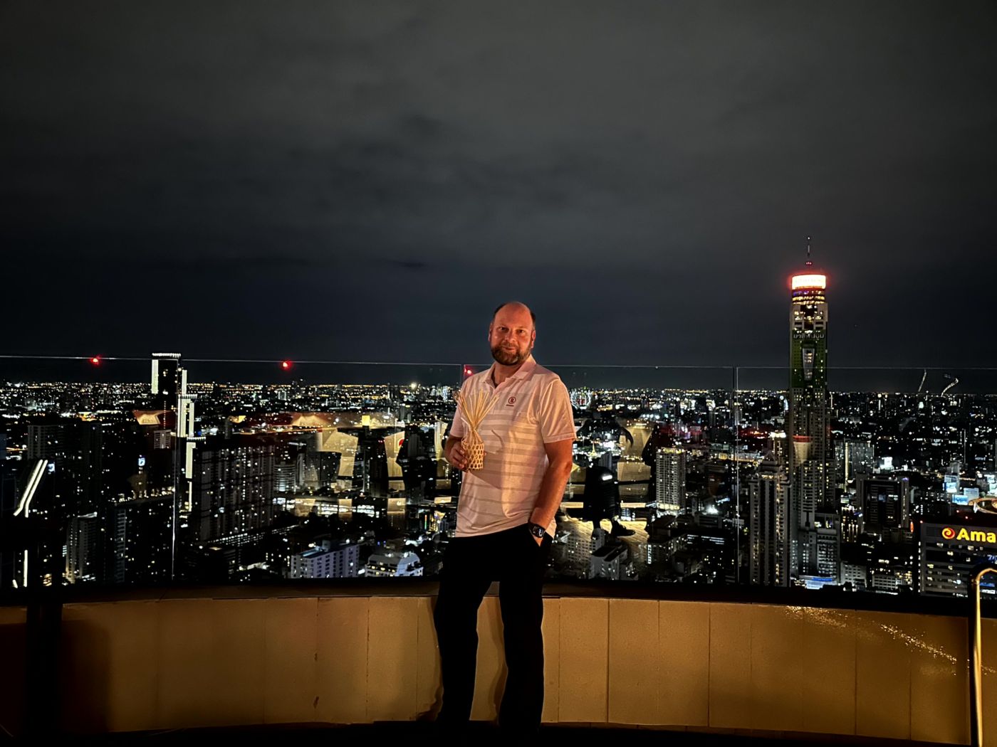 Offizielles Reiseende in Bangkok – Skyline, Rooftop-Bars und Red-Sky-Nacht