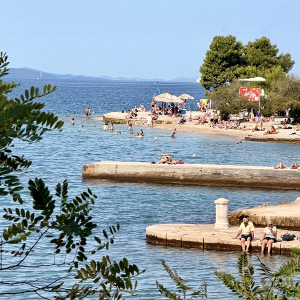 Mittag – Ćevapčići, Eis und eine kleine Pause