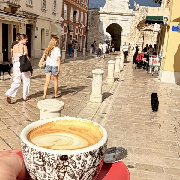 Nachmittag – Kaffee, Regenbogen und Meeresorgel