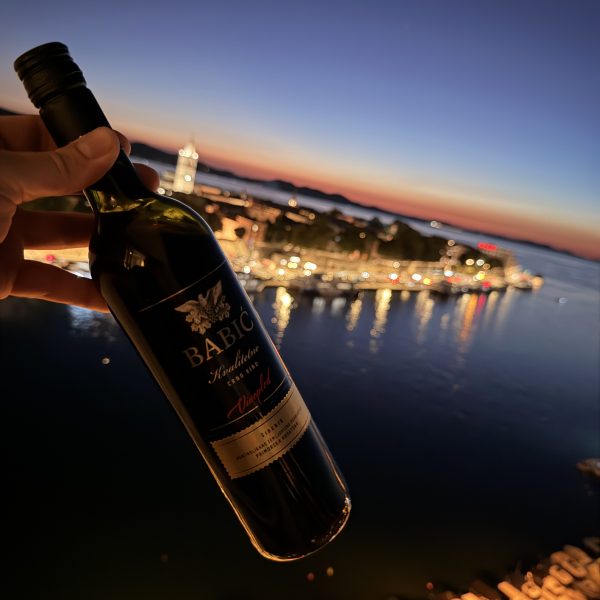 Nacht – Essen, Wein und unsere Aussicht