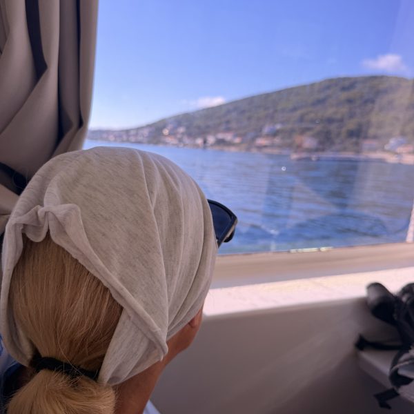 Fahrt nach Preko und Wanderung