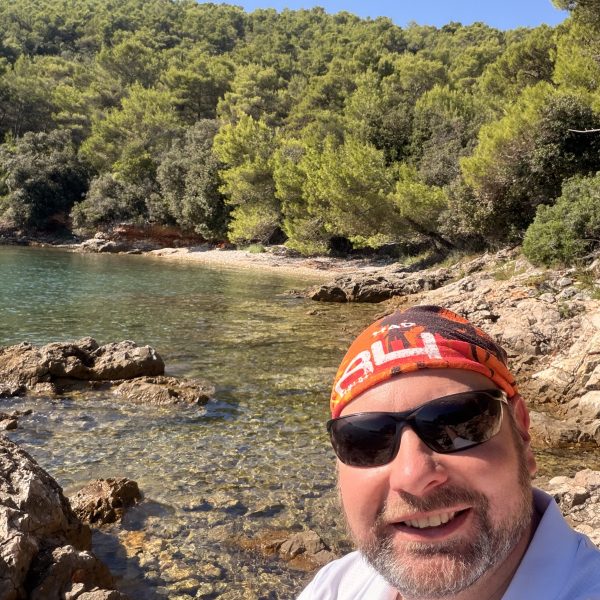 Fahrt nach Preko und Wanderung